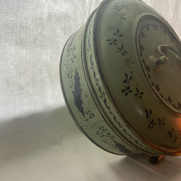 Vintage green tin with lid - Picture 3 of 8